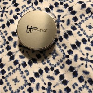 $5 FLASH SALE !! Finishing powder in medium